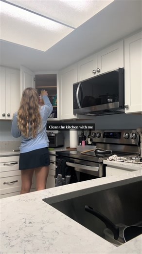 Clean the kitchen with me! I’ve been keeping it pretty clean lately, so it was a quick clean up today! #cleaning #kitchen #cleantok