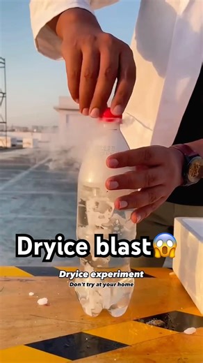 20/kg only ||Dry ice|| #dryice #fogmaker #sciencefacts #trendingshorts #youtubeshorts#dryice