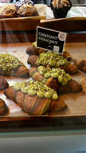 Weronika | fashion content creator + UGC | fall color combo you didn’t know you needed: brown + butter yellow 🍯 . . . . . . #fashion #fashionblogger #ootd #pinterestinspired... | Instagram