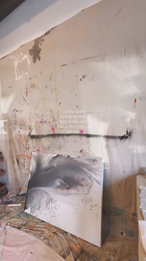 Good talks with inspirational people, is there anything more motivating? 💓 • • • #omahaartist #artistmotivation #artistssupportingartists #inthestudiotoday #visualartistry #painterlife #artcollectorsanddealers #artcollectorsofinstagram | SCraw Art