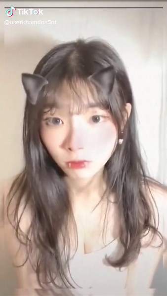 21_誰可以告訴我「在一個寧靜的小鎮…」和「228922」是什麼梗菈(･᷄ὢ･᷅)明天69嗎#05#流量#唉居追起來#auut