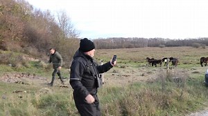 228K views · 1.8K reactions | Rangeren på Mols lab mener at han er hævet over loven, det er kun ham der har ret til at gå og filme personer og biler på offentligvej. Men sådan leger vi altså ikke. Loven er lige for alle her | Operation Øxenholt | Facebook