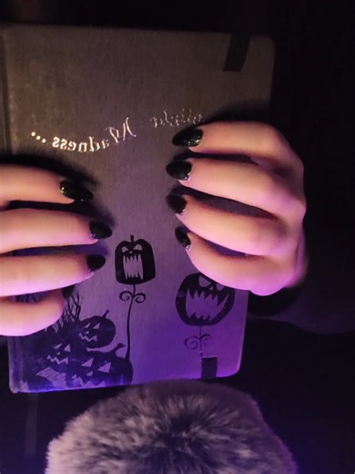 30s of Soothing note book tapping. #ASMR #asmrrelax #asmrtapping