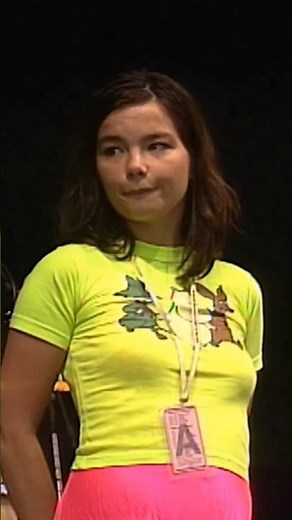 björk : anchor ⚓️ song 🙇‍♂️ bow + hand sign gestures ⛵️🛟🌊 live @ pinkpop festival netherlands (1994)
