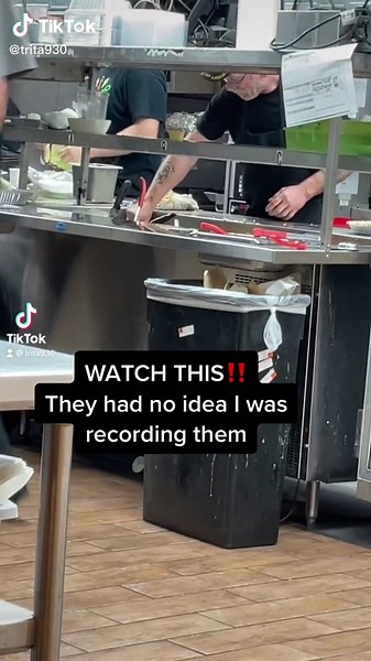 Always peep out the kitchen crew before eating .. Where they plastic gloves at? 🤮#O’Charley’s#restaurant#gross#food##nasty#kitchen#employees#worker##ew#yuk# #behindthescenes