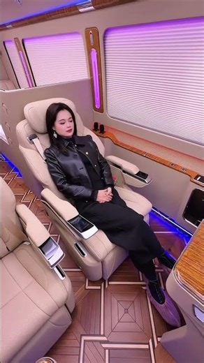 Hongqi Guoyue 12-seater luxury business van #Land First Class#Hongqi Guoyue#Luxury Business Van