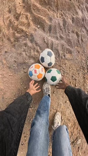 😱⚽teenon football Mili mujhe 😱#shorts #viralvideo #trending #football #funny #running #parkour#funny