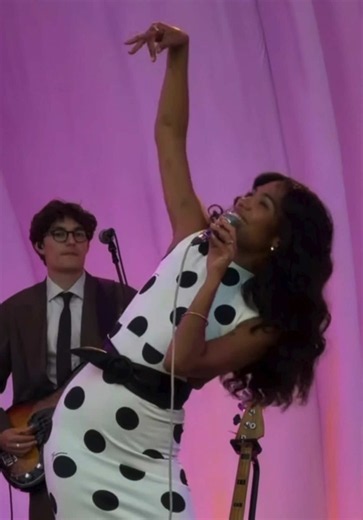 Olivia Dean in Polka Dots: ‘So Easy (To Fall in Love)’ Live in Dublin