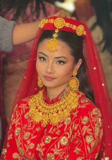 Stunning Soft Glam Bridal Look for a Royal Wedding