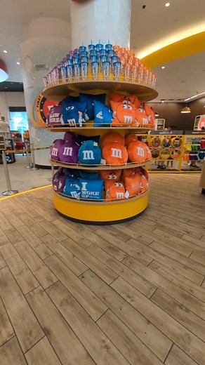 5.8K views · 63 reactions | M&M'S Store At Disney Springs.  Rody Rivera Nieves  #orlando#orlando #disney#disney #disneysprings#disneysprings #m #store #AT | Disney World Packages -Orlando Florida | Facebook