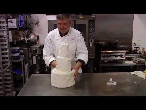 Wedding Cakes : How to Make Towel Cake