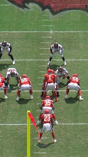 153K views · 962 reactions | Hit the gap & go  | Chicago Bears | Facebook