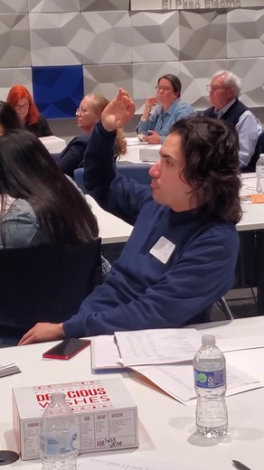 易 Things just make sense when you go to Lunch and Learn ⭐Networking Opportunities and skilled insights from local leaders are what you can expect when you sign up for our Realize Board training! Sign Up for Course 7 and see what everyone is talking about! Register here: https://tinyurl.com/ryz9vzxs Thank you to Linda Munoz, the Executive director of Mi Comunidad Community Center for sharing your experience with us! | United Way of El Paso County | Facebook