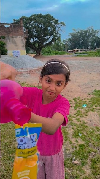 Lollypop pe pani kyo giraya 🍭💧🌧️🤔 #funny #nainapari #shorts