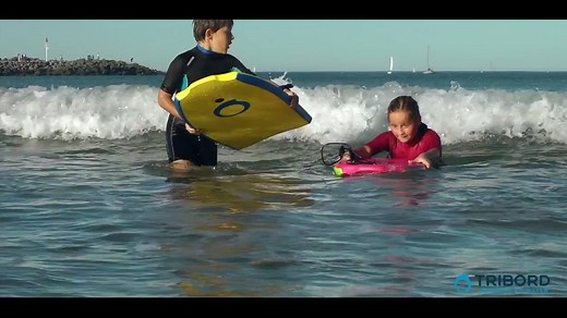 A Prancha de Bodyboard 100 Infantil é ideal para os pequenos que querem iniciar nesse esporte! Venha conhecer: https://goo.gl/iWfKCd | Decathlon Brasil