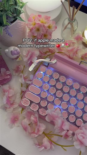 the cutest typewriter 🌸🕯️
