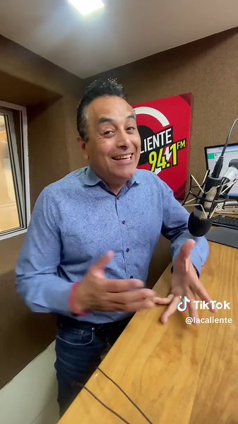 Jorge Luis Ramirez nos confesó que cuando era niño quería ser DOCTOR de grande👨🏻‍⚕️¿Se imaginan el Tejano Norteño desde el quirófano? #diadelniño #lacaliente #somosfuego #laqueteprende #doctor #radio #locutor #monterrey
