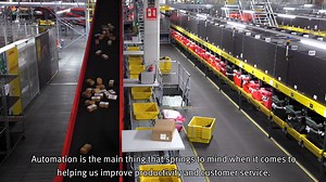 Back in 2018, DHL Express Madrid Hub automated its new 14,500 m2 air hub with a Vanderlande parcel sortation system based on two CROSSORTERs. Fast forward to the present day, and that advanced logistics technology has helped DHL to significantly boost capacity for both its domestic and international services. “We went from a depot where we processed a maximum of 5,000 units per hour to being able to process 24,500 units per hour,” says Rafael Mateu, Madrid Hub Manager for DHL Express España. “In