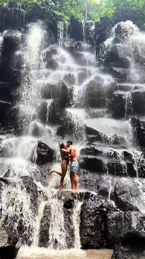 Bali 🇮🇩❤️ #bali #waterfall #nature #travel #loveyou #couple