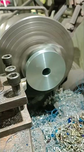 Turning machine lathe