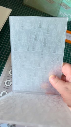 Embossing Christmas trees onto shimmering gold metallic card — simple, elegant, and oh-so-festive ✨ •| Kate's Kards & Gifts |• (Raymond Terrace) #christmastrees #embossing #sizzix #kateskardsandgifts #followformore #creating | Kate's Kards & Gifts | Facebook