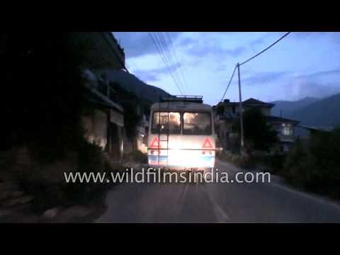 Driving from Kullu to Manali in Himachal Pradesh