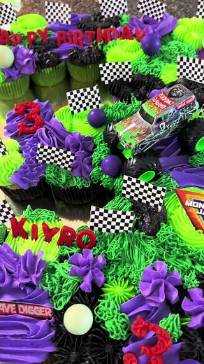 MONSTER JAM 💜 Grave Digger ☠️ Cupcake Cake #lovelykouturecreations🎨 #monsterjam #gravedigger #cupcakecake #boysbirthday #fyp
