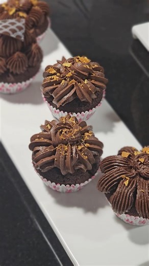 Cupcake vs. Muffin – What’s the Difference? 🧁🫐 Chef Omkar took our Amateur Baking & Patisserie students through the delicious debate — cupcake vs. muffin! From savory to sweet, toppings to mixing methods, and everything in between—they learned exactly what makes each unique, and of course, had fun baking (and tasting!) both. | Cupcake vs Muffin | Baking Tips | Amateur Baking Class | Chef Omkar | Patisserie Course | Learn to Bake | ICCA Dubai | #ICCADubai #PassionToProfession #BakingTips #Cupca