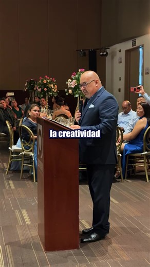 Una noche que llevó la formación académica a su máxima expresión. ✨🍽️ La Cena de Gala del Proyecto Integrador de Primavera, realizada en el World Trade Center Veracruz en colaboración entre UO Veracruz e ICC Veracruz, reunió talento, preparación y pasión en un evento gastronómico de gran escala. 🎓🔥 Entre momentos icónicos, trabajo en equipo y una ejecución impecable, los estudiantes de Gastronomía transformaron su aprendizaje en una experiencia profesional integral, demostrando el nivel y la 