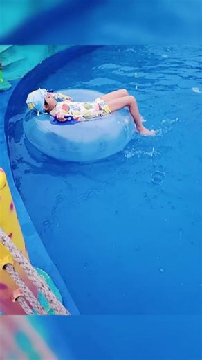 夏天到了，爱玩水的河童幸福了👻#水乐园冲冲冲 #可爱游泳装备 #游泳池日常vlog #夏天 #夏天的味道