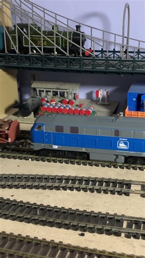 Cheap BR 218 from Piko crawling by