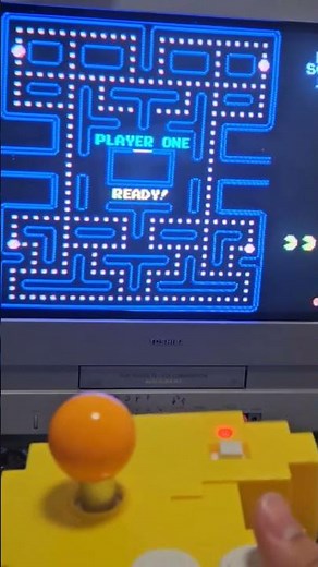pacman plug and play #gaming #pacman #retrogaming #retro #retrogames #arcade #arcadegames #namco