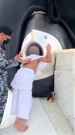 কাবা দেখে কেউ ধাক্কা দেবেনা #shorts #islamicshorts