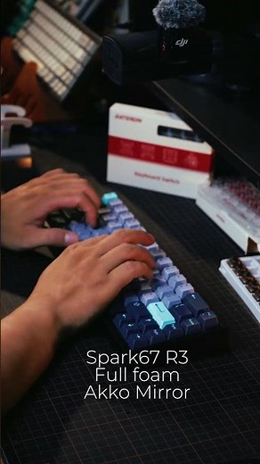 Clacky vs Thocky keyboards