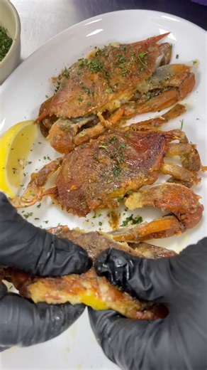 How do you prepare Soft Shell Crabs?? #crab #seafood #oldbay #fry #cooking #howtodo #fypage | Cameron's Seafood Online