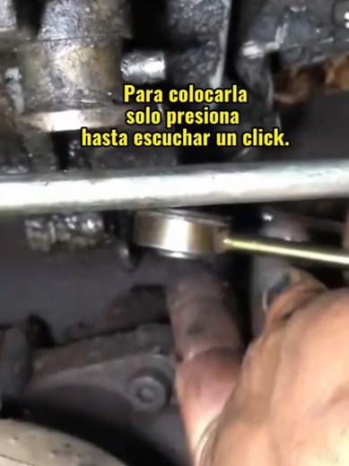 Cómo cambiar varilla selectora de cambios con palanca y desarmador plano