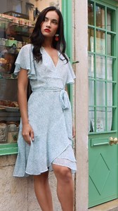 From Picnics In The Park To Date Night, This Printed Wrap Dress Will Be Your Go-To This Summer Season❣️ 👗 https://bit.ly/3qbSCav . . . #iclothing #dresses #printeddresses #wrapdresses #holidaydresses #whattowear #waystowear #summerstyle | iclothing.com