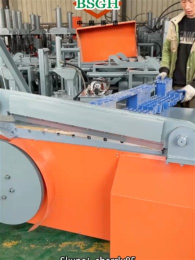 Máquina de corte e trituração para reciclagem de resíduos plásticos