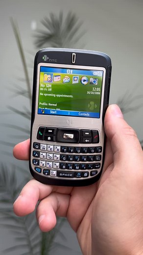 Retro phone on Instagram: "🔡 When keys were cooler than touch — HTC Excalibur S620. The phone that brought business style and a full keyboard to your pocket. Tactile clicks, compact form, and the vibe of 2006 — all in one device. #HTCS620 #HTCExcalibur #QWERTYPhone #RetroPhones #2000sTech #TechNostalgia #OldSchoolMobile #MobileThrowback #VintagePhones #BusinessPhone #MiniKeyboard"