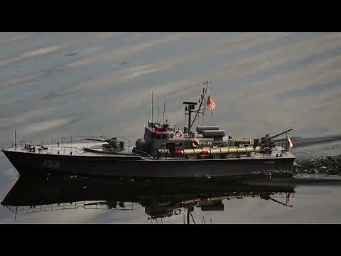 Altes Torpedoschnellboot Robbe PT 15 umgebaut auf 2 brushless-Motoren und Doppelwellenanlage