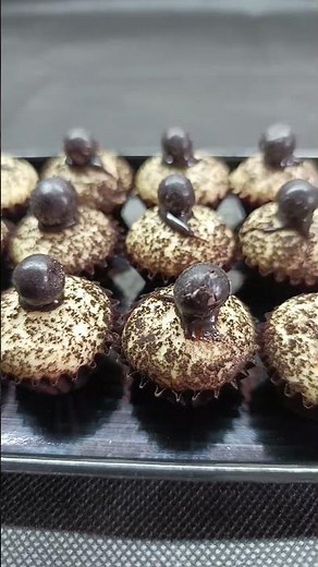 Super Soft Vanilla Cupcakes Recipe | Easy One-Bite Cupcakes | Homemade Bakery-Style Cupcakes