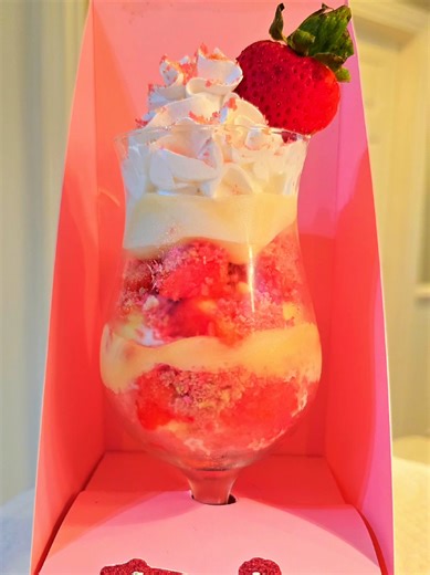 Valentine’s Day Strawberry Shortcake Wine Glass Dessert Box 💕🍓 Fall in love with every bite of our viral strawberry shortcake and cream, layered to perfection in a chic wine glass dessert box. Finished with a juicy fresh strawberry and a luscious strawberry crumble crunch, this sweet treat is made to impress. Each dessert box is handmade with love and customizable for Valentine’s Day, making it the perfect indulgence for date night, Galentine’s, gifts for your sweetheart, or a little self-love
