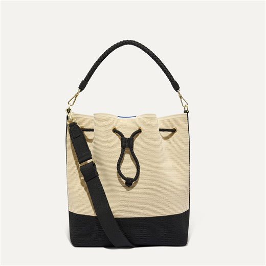 The Cinch Bucket Bag in Black and White Raffia-Knit | Rothy's
