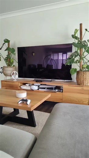 PlayStation 5 Slim a Disco Seminuevos con 1 control impecable 💰 3.300.000.gs Mayorista uni Capacidad de almacenamiento: 1 TB SSD ultra rápido Unidad óptica: Lector de discos Blu-ray UHD 4K Procesador: AMD Ryzen Zen 2 de 8 núcleos a 3.5 GHz (frecuencia variable) GPU: AMD RDNA 2 personalizado con 10.28 TFLOPS Memoria RAM: 16 GB GDDR6 Salida de video: Hasta 8K y 4K a 120 Hz Compatibilidad: Juegos PS5 y PS4, backward compatible Conectividad: Wi-Fi 6, Bluetooth 5.1, USB Type-C y USB 3.2 Audio 3D Tem