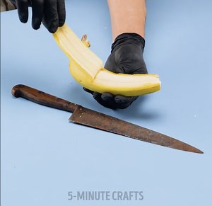 487K views · 2.5K reactions | Rust-busting guide to restoring an old knife | 5-Minute Crafts Men | Facebook