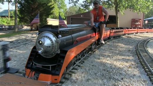 The Steam Channel on Instagram: "Daylight 4454 thundering over the mainline at the Illinois Live Steamers. Enjoy a rare front shot of this locmotive as she steams along."