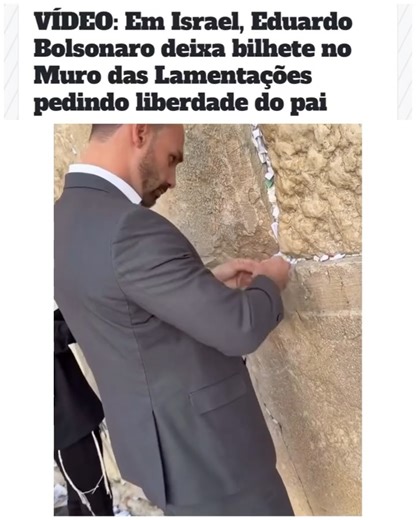BlogdoBG on Instagram: "O deputado Eduardo Bolsonaro (PL-SP) aproveitou uma visita ao Muro das Lamentações, em Jerusalém, para deixar um bilhete pedindo a libertação do ex-presidente Jair Bolsonaro. No recado, ele escreveu: “Solta o Bolsonaro”. O parlamentar, que está morando nos Estados Unidos desde março, compartilhou nas redes sociais que fez orações e agradecimentos no local sagrado, citando pedidos por “saúde, família e liberdade”. Eduardo tem mantido agenda internacional e, durante a passa