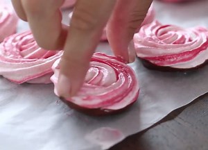 Chocolate Meringue Roses Recipe! By: Home Cooking Adventure | MetDaan Cakes