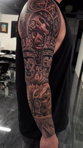 Aztec tattoo by @@ozzie_8969_tat2s #mexicanstyle_art #mexicanstyle_lifestyle #mexicanstyle_tattoos #aztectattoo