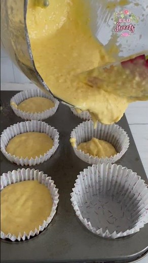 EASY AND QUICK BLENDER ORANGE MUFFINS #shorts #shortvideo #recipe #muffins